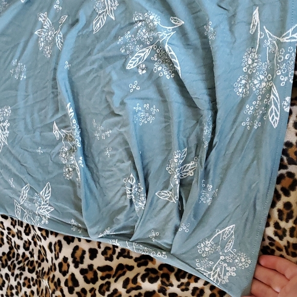 Martha Stewart floral top - Picture 7 of 7